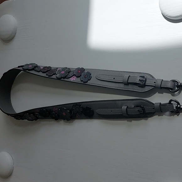 Coach 1941 Tea Rose Strap 🖤 Charcoal grey  rivets & Gunmetal hardware 🤌 - Picture 10 of 15